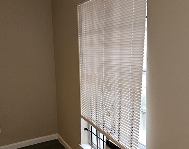 6815 Beachwood Street - Photo Thumbnail 7