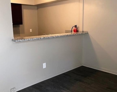 6815 Beachwood Street - Photo Thumbnail 2