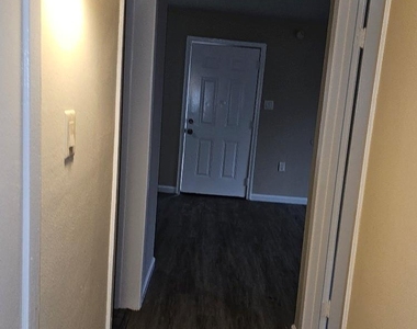 6815 Beachwood Street - Photo Thumbnail 13