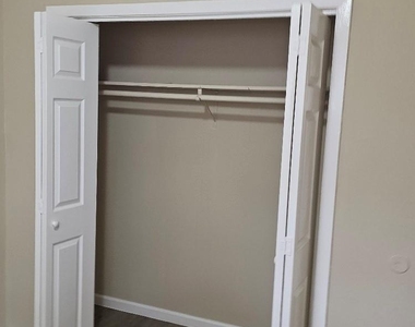 6815 Beachwood Street - Photo Thumbnail 14