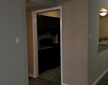 6815 Beachwood Street - Photo Thumbnail 9