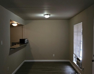 6815 Beachwood Street - Photo Thumbnail 8