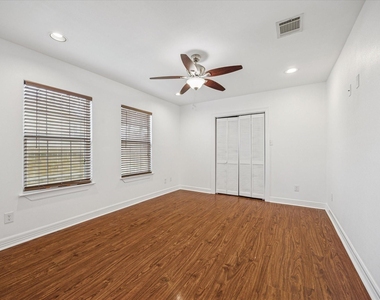 708 E 32nd Street - Photo Thumbnail 15