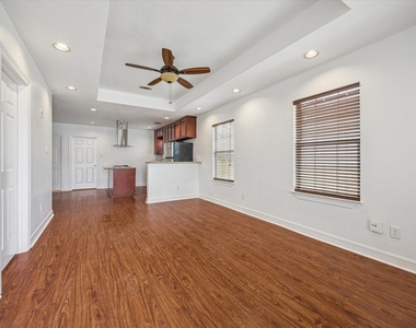 708 E 32nd Street - Photo Thumbnail 11
