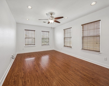708 E 32nd Street - Photo Thumbnail 17