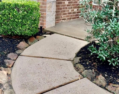 21424 Quail Point Ln - Photo Thumbnail 6