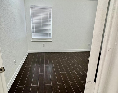 21424 Quail Point Ln - Photo Thumbnail 17
