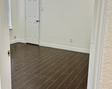 21424 Quail Point Ln - Photo Thumbnail 11