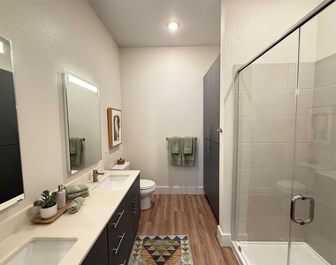 641 W Crosstimbers Street - Photo Thumbnail 7