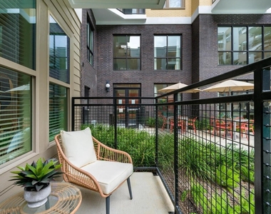641 W Crosstimbers Street - Photo Thumbnail 6
