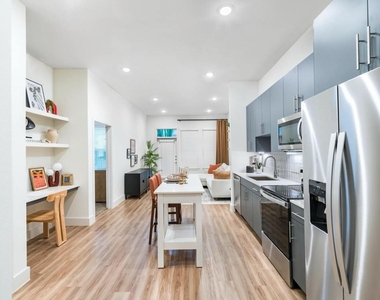 641 W Crosstimbers Street - Photo Thumbnail 7