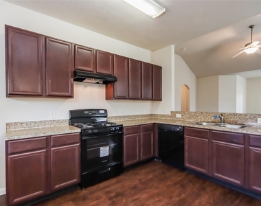 9714 Cira Court - Photo Thumbnail 4