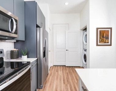 641 W Crosstimbers Street - Photo Thumbnail 8