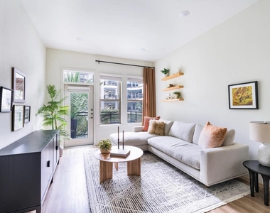 641 W Crosstimbers Street - Photo Thumbnail 7