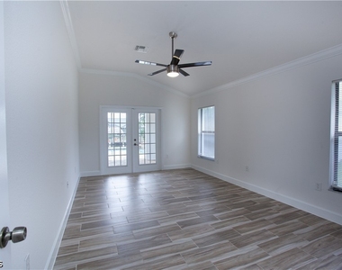 2110 Sw 38th Terrace - Photo Thumbnail 20
