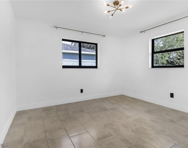 18659 Sarasota Road - Photo Thumbnail 13