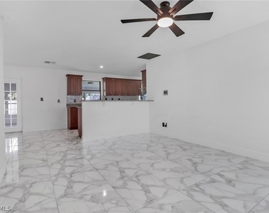 18659 Sarasota Road - Photo Thumbnail 4