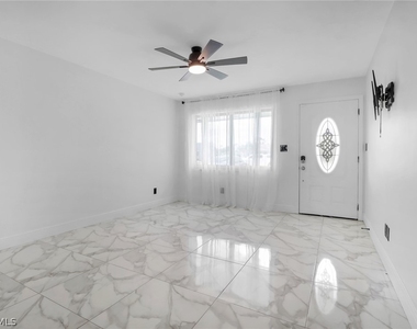 18659 Sarasota Road - Photo Thumbnail 5