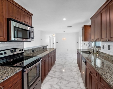 18659 Sarasota Road - Photo Thumbnail 8