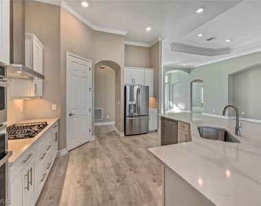 15050 Blue Bay Circle - Photo Thumbnail 7