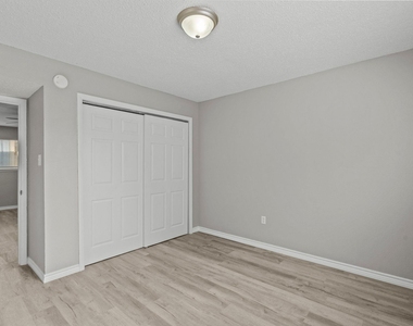 911 Avenue K - Photo Thumbnail 7