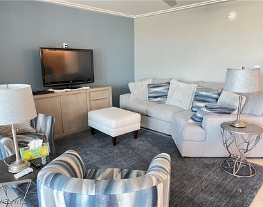 333 Harbour Drive - Photo Thumbnail 1
