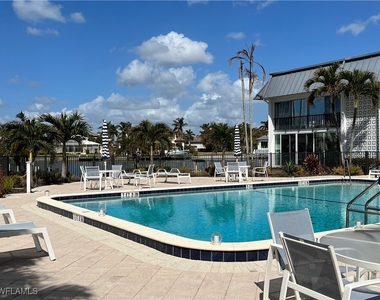 333 Harbour Drive - Photo Thumbnail 5