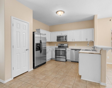 6238 Cottage Pines Drive - Photo Thumbnail 4