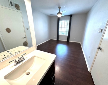 2750 Holly Hall Street - Photo Thumbnail 22