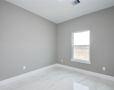 1764 Road 5722 - Photo Thumbnail 24
