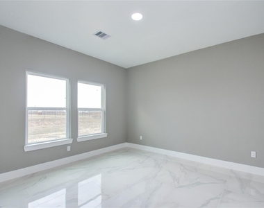 1764 Road 5722 - Photo Thumbnail 15