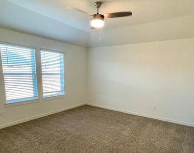 31710 Carlisle Cove Ct - Photo Thumbnail 9