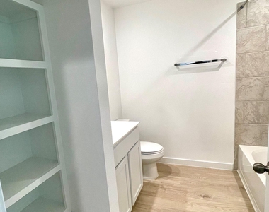 31710 Carlisle Cove Ct - Photo Thumbnail 5