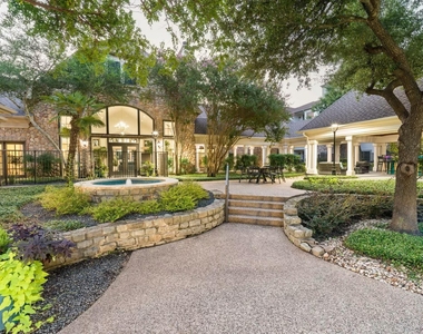 6607 Brodie Ln - Photo Thumbnail 8