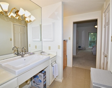 2425 Underwood Street - Photo Thumbnail 14