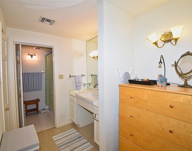 2425 Underwood Street - Photo Thumbnail 12