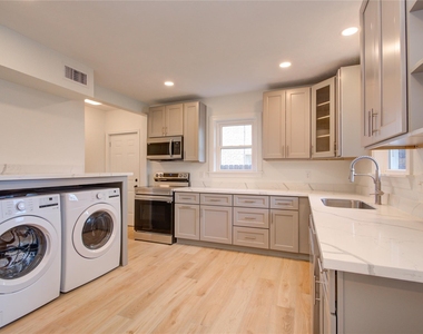 2208 Blodgett Street - Photo Thumbnail 9