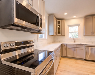 2208 Blodgett Street - Photo Thumbnail 12