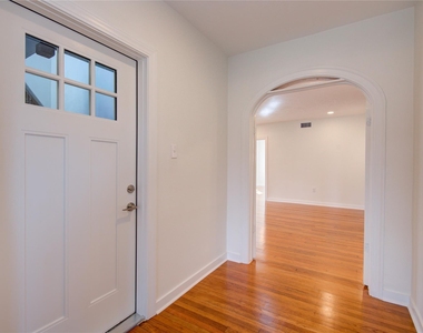2208 Blodgett Street - Photo Thumbnail 2