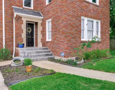 2208 Blodgett Street - Photo Thumbnail 1