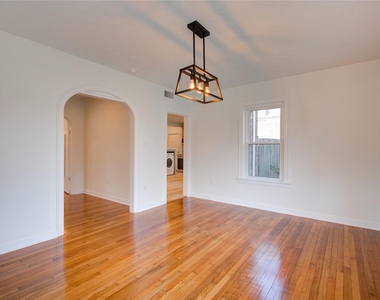 2208 Blodgett Street - Photo Thumbnail 6