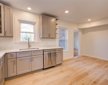 2208 Blodgett Street - Photo Thumbnail 11