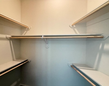 641 W Crosstimbers Street - Photo Thumbnail 5