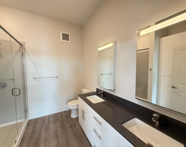 641 W Crosstimbers Street - Photo Thumbnail 7