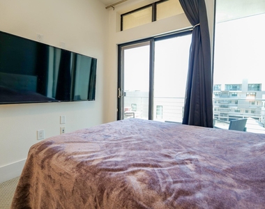 2401 Crawford Street - Photo Thumbnail 11