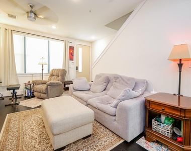 2401 Crawford Street - Photo Thumbnail 2
