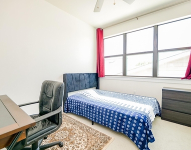 2401 Crawford Street - Photo Thumbnail 8