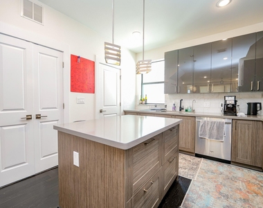 2401 Crawford Street - Photo Thumbnail 3