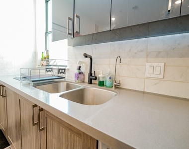 2401 Crawford Street - Photo Thumbnail 4