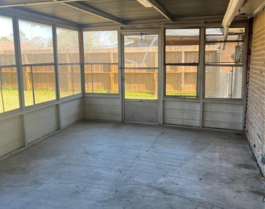 10822 Langdon Lane - Photo Thumbnail 5